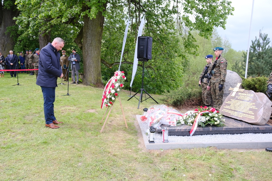 Poświęcenie wyremontowanego grobu gen. bryg. Nikodema Sulika oraz odsłonięcie tablicy zawierającej jego rys biograficzny – 10 maja 2024. Fot. Paula Prudziłowicz (IPN)