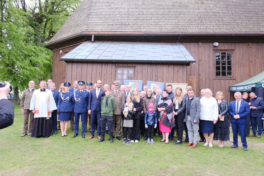Poświęcenie wyremontowanego grobu gen. bryg. Nikodema Sulika oraz odsłonięcie tablicy zawierającej jego rys biograficzny – 10 maja 2024. Fot. Paula Prudziłowicz (IPN)