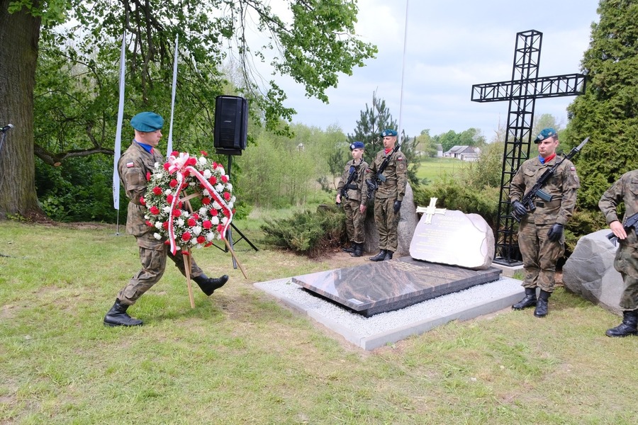 Poświęcenie wyremontowanego grobu gen. bryg. Nikodema Sulika oraz odsłonięcie tablicy zawierającej jego rys biograficzny – 10 maja 2024. Fot. Paula Prudziłowicz (IPN)
