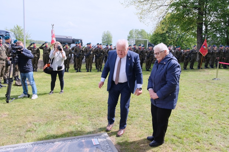 Poświęcenie wyremontowanego grobu gen. bryg. Nikodema Sulika oraz odsłonięcie tablicy zawierającej jego rys biograficzny – 10 maja 2024. Fot. Paula Prudziłowicz (IPN)
